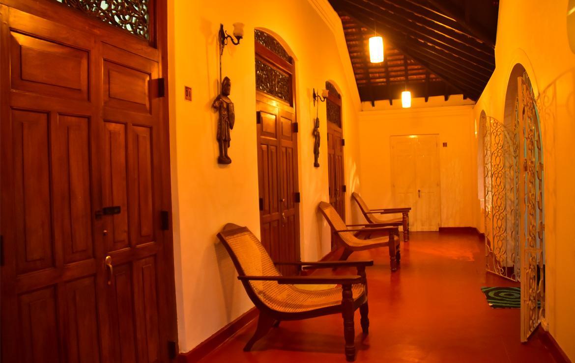 Walawwa Dutch House Hotel Джа-Ела Екстериор снимка