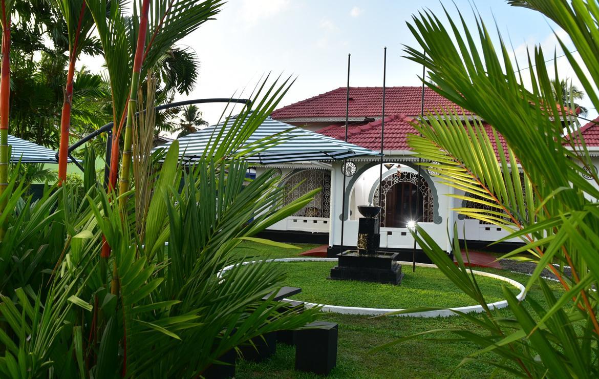 Walawwa Dutch House Hotel Джа-Ела Екстериор снимка
