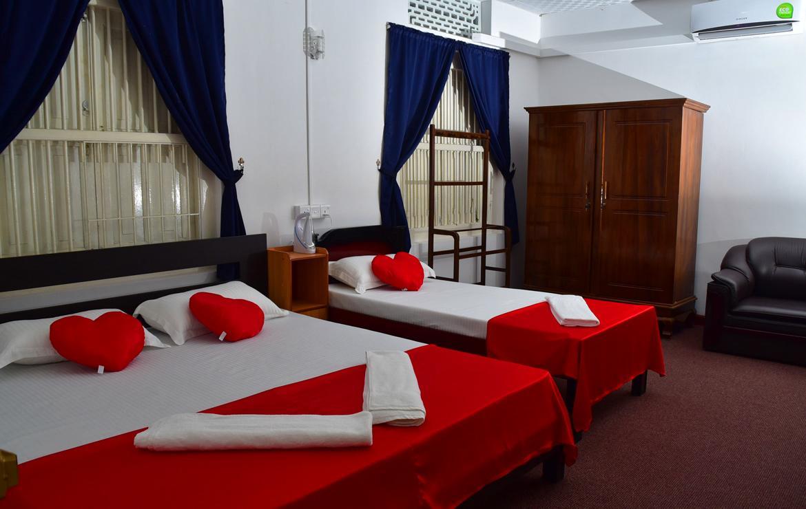 Walawwa Dutch House Hotel Джа-Ела Екстериор снимка