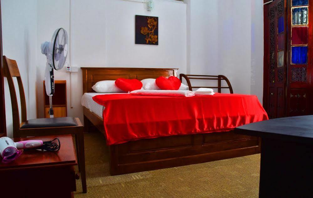 Walawwa Dutch House Hotel Джа-Ела Екстериор снимка
